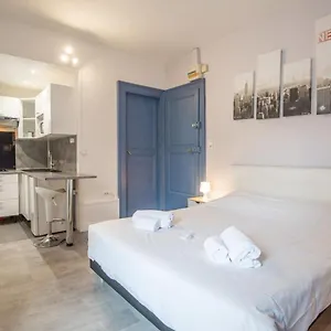 Studio For 2 Located In The City Center Appartement